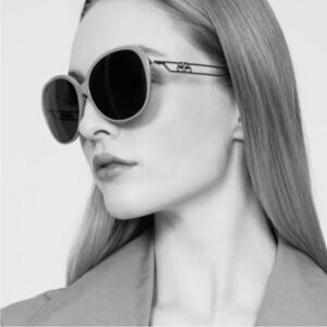 Balenciaga 100 % AUTH Women's Oversized Sunglasses Taupe BB Logo Butterfly Italy
